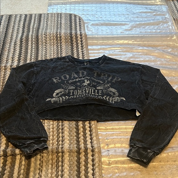 Black Cropped Road Trip Sweatshirt - Picture 1 of 2